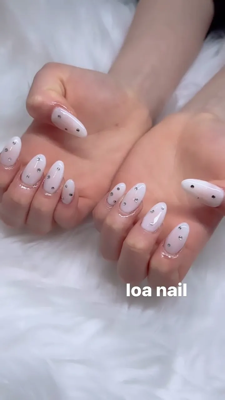 控えめチークでキラキラ nail✨