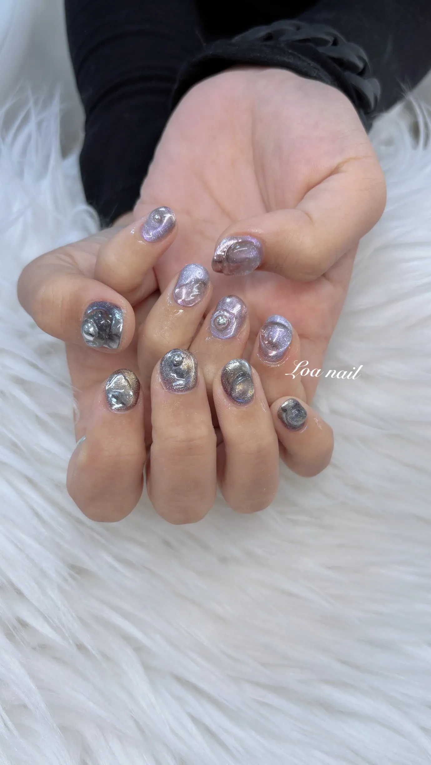 個性派アシメネイル🤍🖤